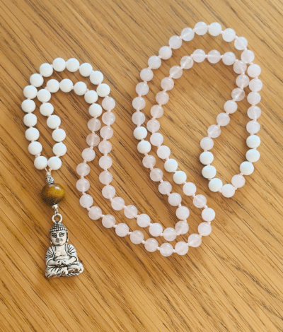 Collier Mala en Quartz Rose avec Pendentif Bouddha