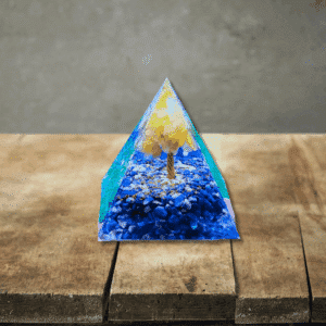 Pyramide « Arbre Lapis Lazuli & Citrine – Clarté Mentale & Abondance » – 6 cm