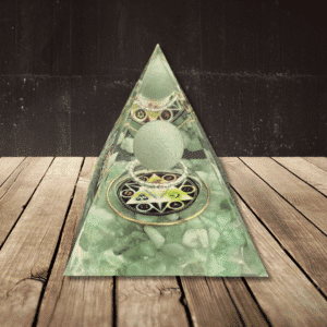 Pyramide Énergétique en Jade de Chine – Porte-Bonheur - 6 cm