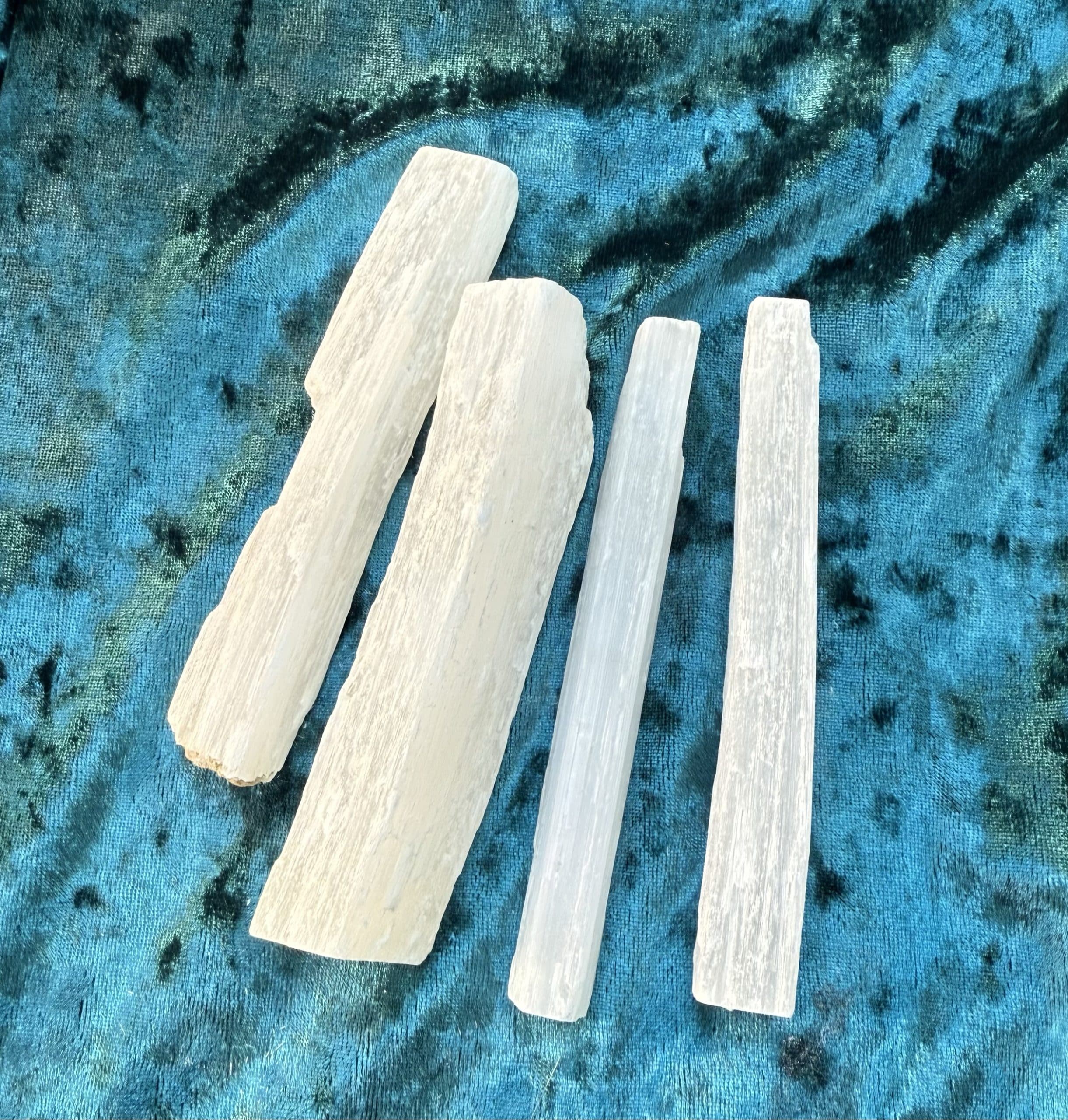 Sélénite du Maroc – bâton énergisant ~10 cm