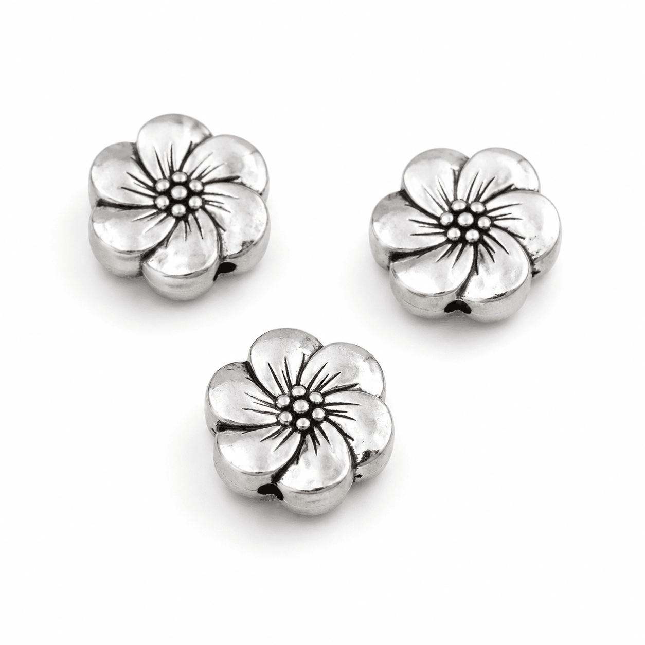 Perles Fleur Argentées 10 mm – Lot de 3