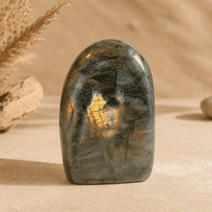 Labradorite forme libre – Madagascar – 511 g