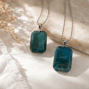 Pendentif en Apatite naturelle – Chaîne en acier inoxydable 55 cm